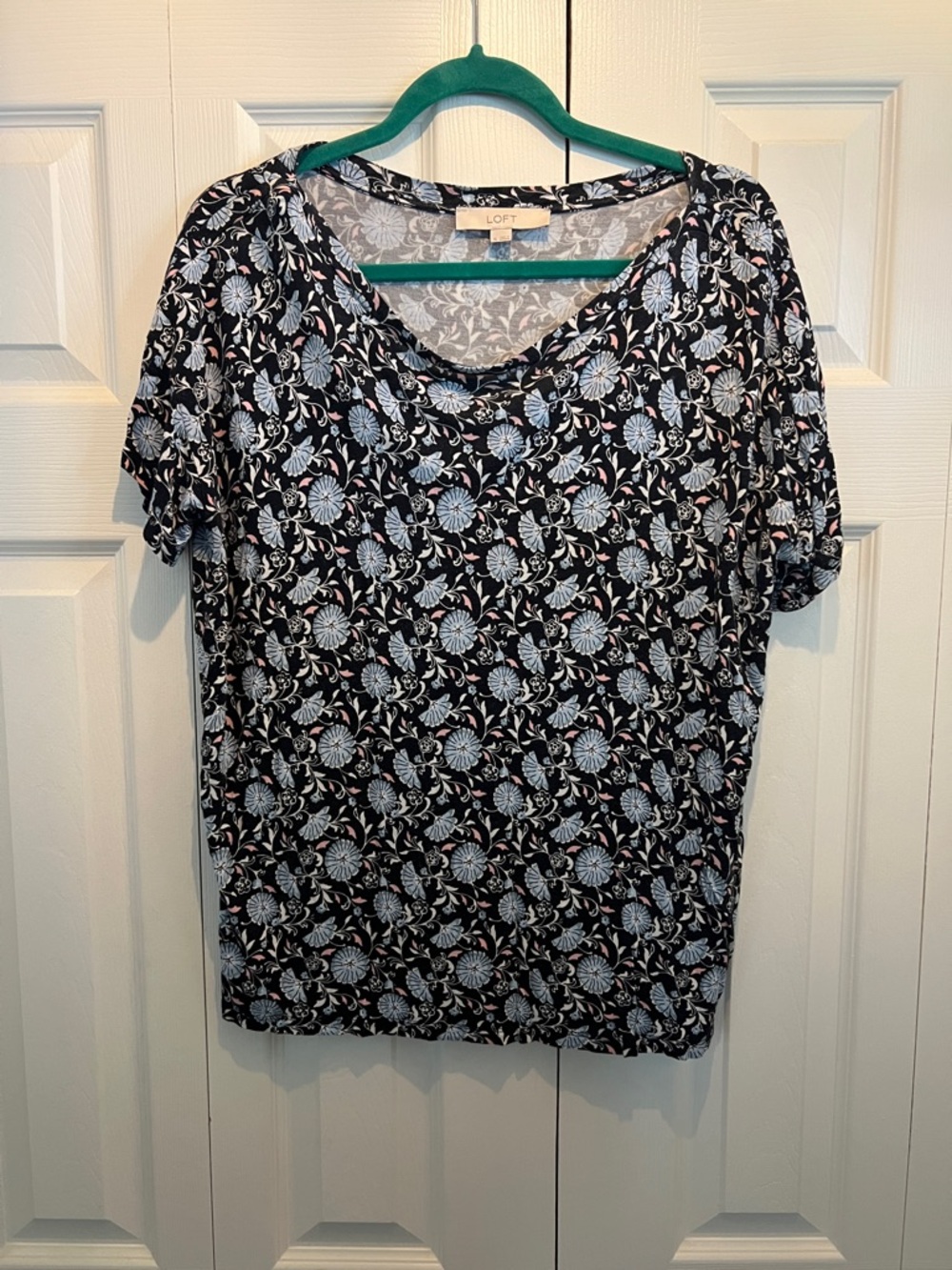 LOFT Black Floral Short Sleeve V-Neck Top
